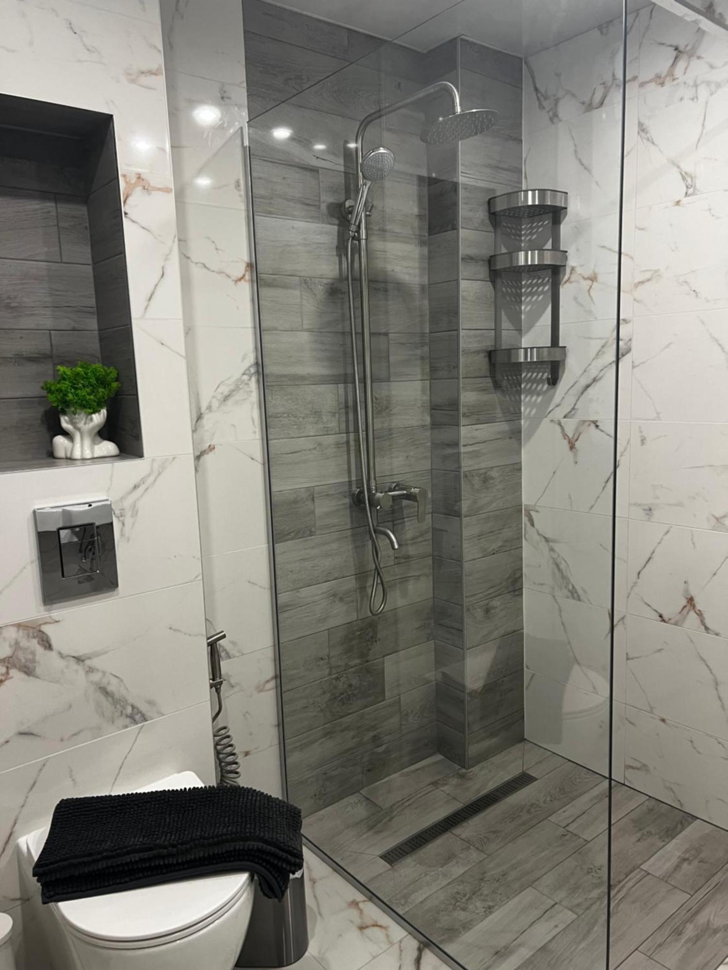 A-Brilliant, New! Spacious & Modern Apartment In Varna Whit Garage Eksteriør bilde